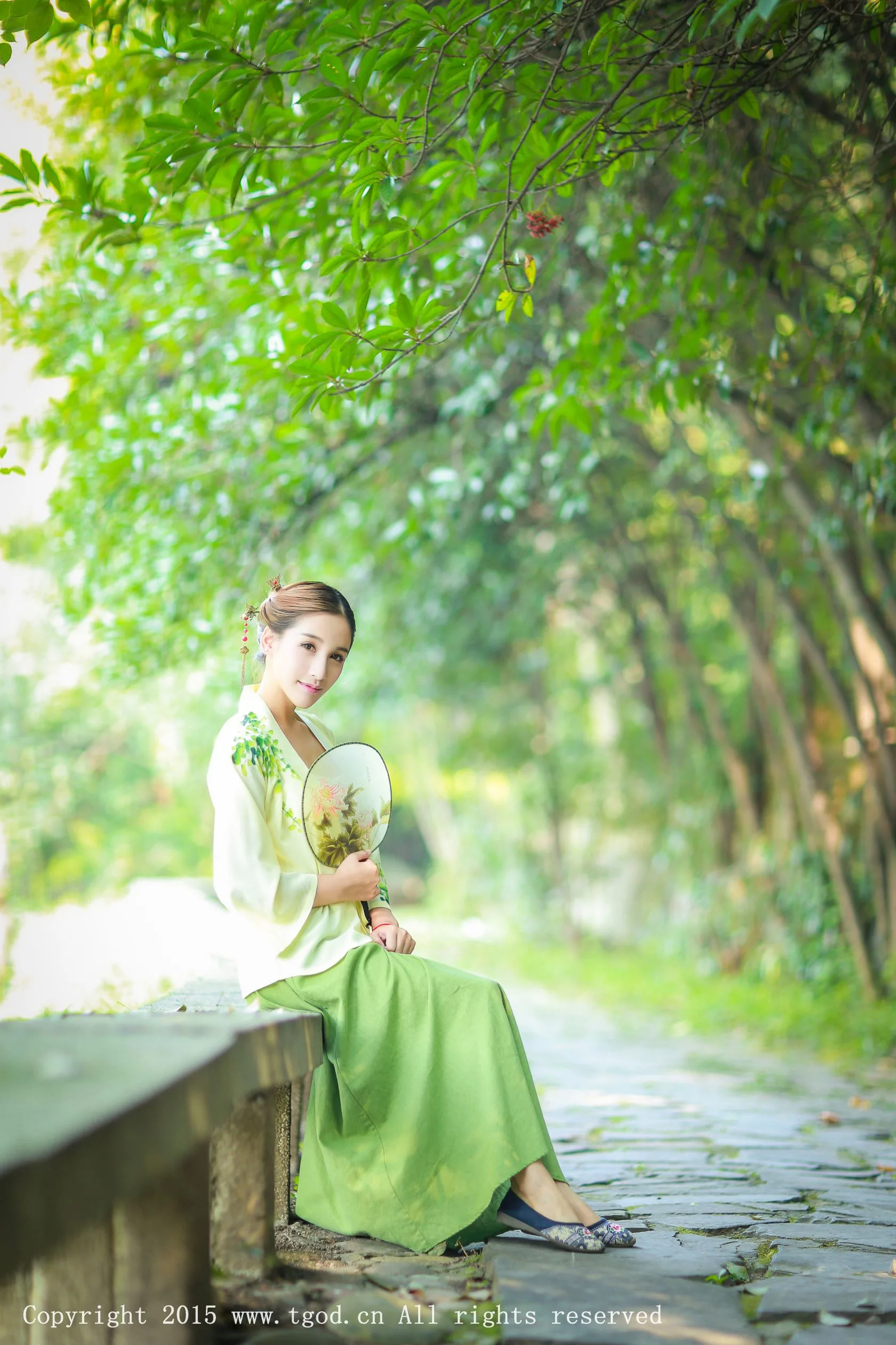 [TGOD đề cử Nữ thần] Nữ thần băng giá - Vẻ đẹp tươi tắn và cổ điển trong bộ ảnh Hanfu